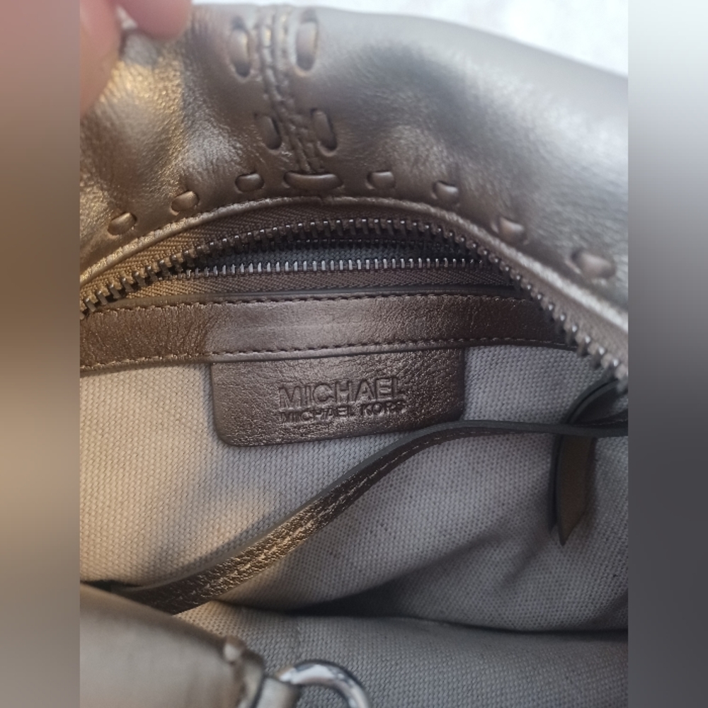 Vintage gold leather Michael Kors Purse - Picture 4 of 7